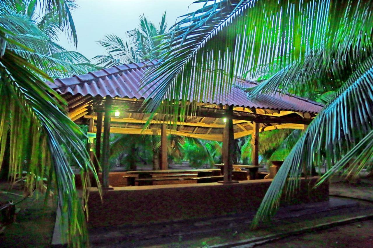 Heina Nature Resort - Eco Home And Yala Safari カタラガマ エクステリア 写真